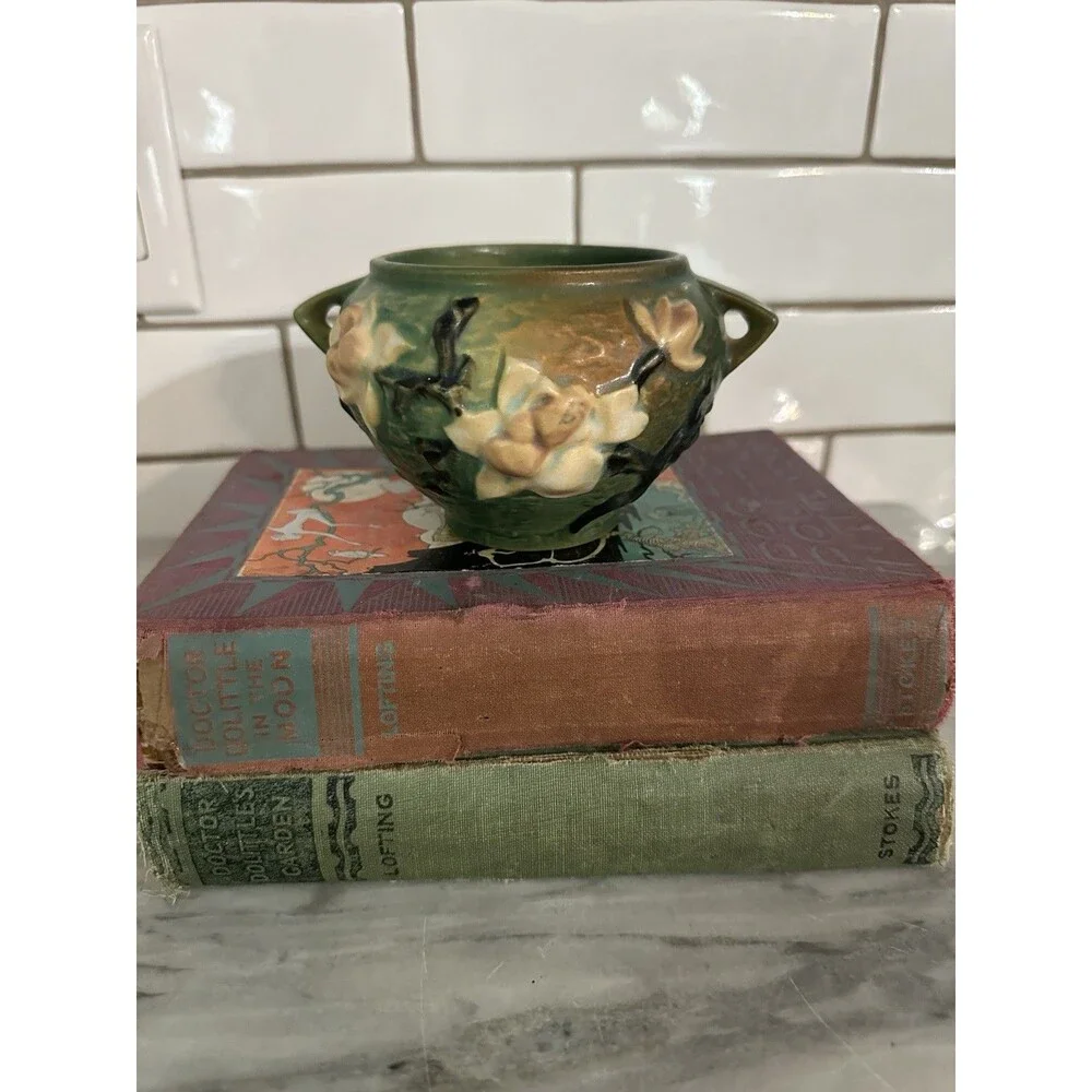 Roseville Pottery Green Magnolia Two Handled Jardinere 665-5